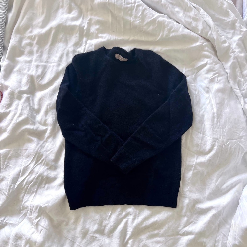 Everlane Navy Blue Cashmere Sweater